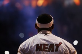 2026美加墨世界杯-王者归来！阿扎伦卡首秀关键助攻引爆全场，TES主场观众陷入疯狂